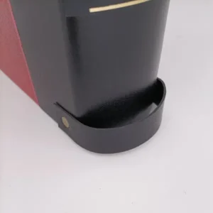 Art et Reliure de Lautrec notaires livre rouge et noir accroche 2