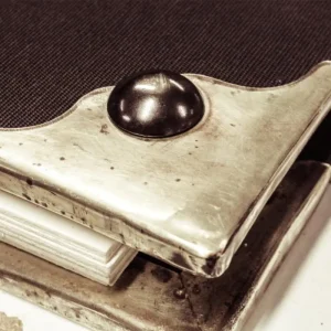 Art et Reliure Réparation coin laiton après