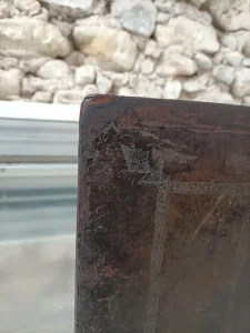 Art et Reliure de Lautrec Réparations livre abimé réparé coins durci